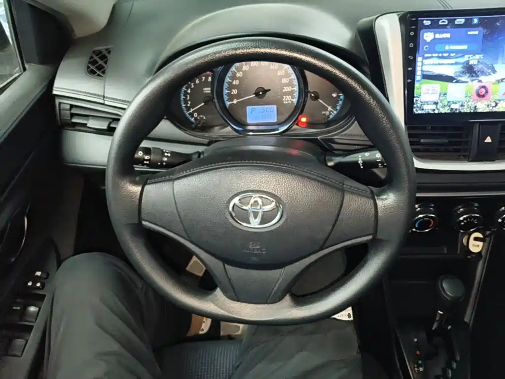 Toyota Yaris L 2019 — фото 11