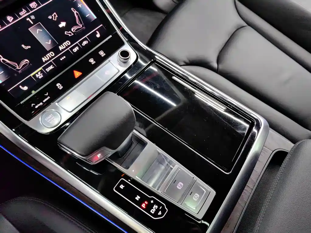 Audi Q8 2020 — фото 10