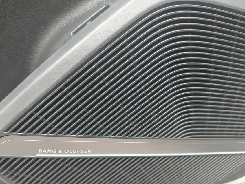 Audi Q5L 2021 — фото 11