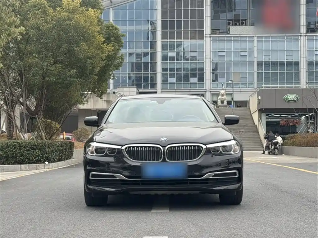 BMW 5 Series 2019 — фото 3