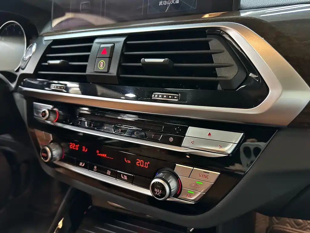 BMW X3 2018 — фото 21
