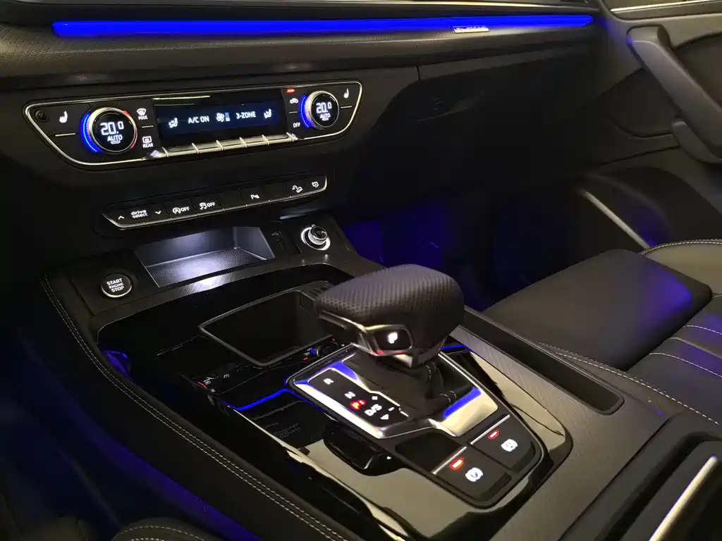 Audi Q5L 2024 — фото 19