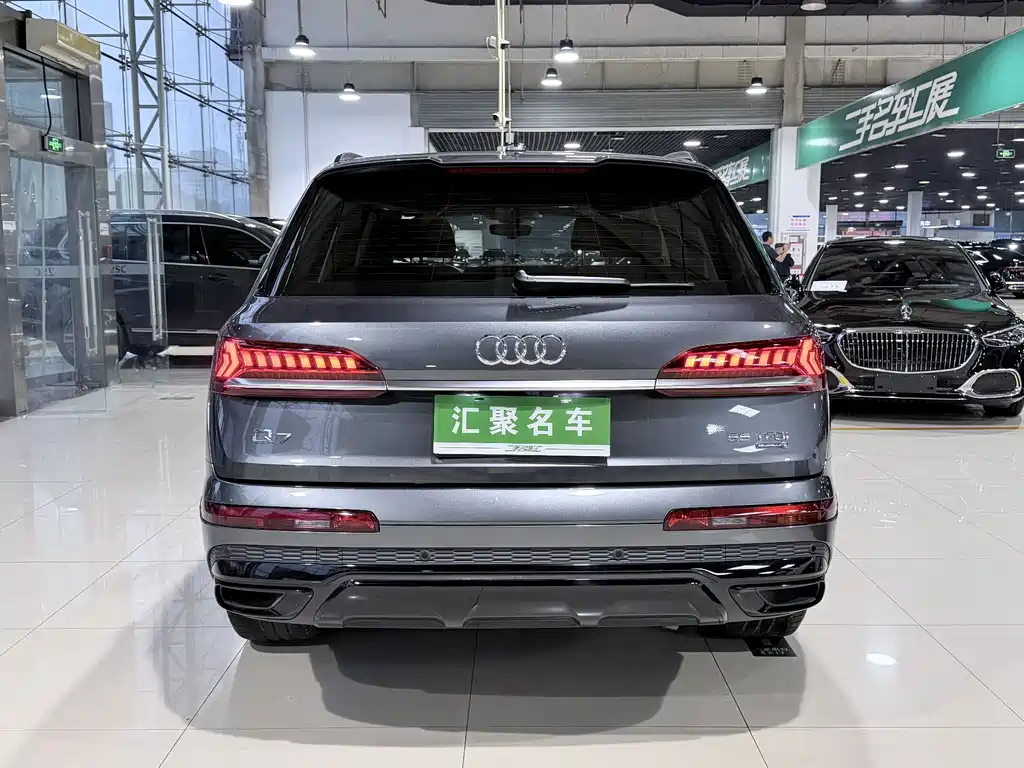 Audi Q7 2021 — фото 18