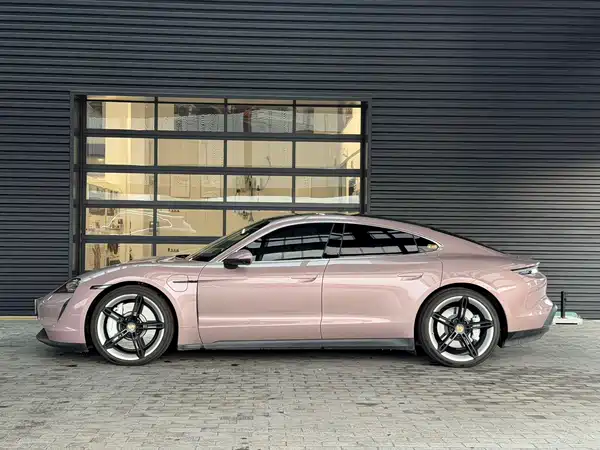 Porsche Taycan 2023