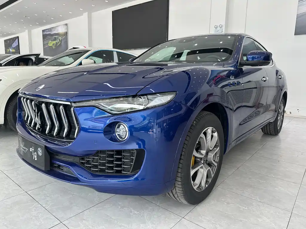 Maserati Levante — фото 1