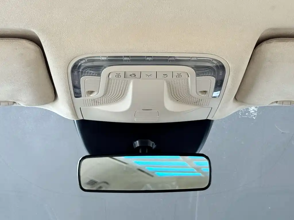 Mercedes-Benz Vito 2020 — фото 20