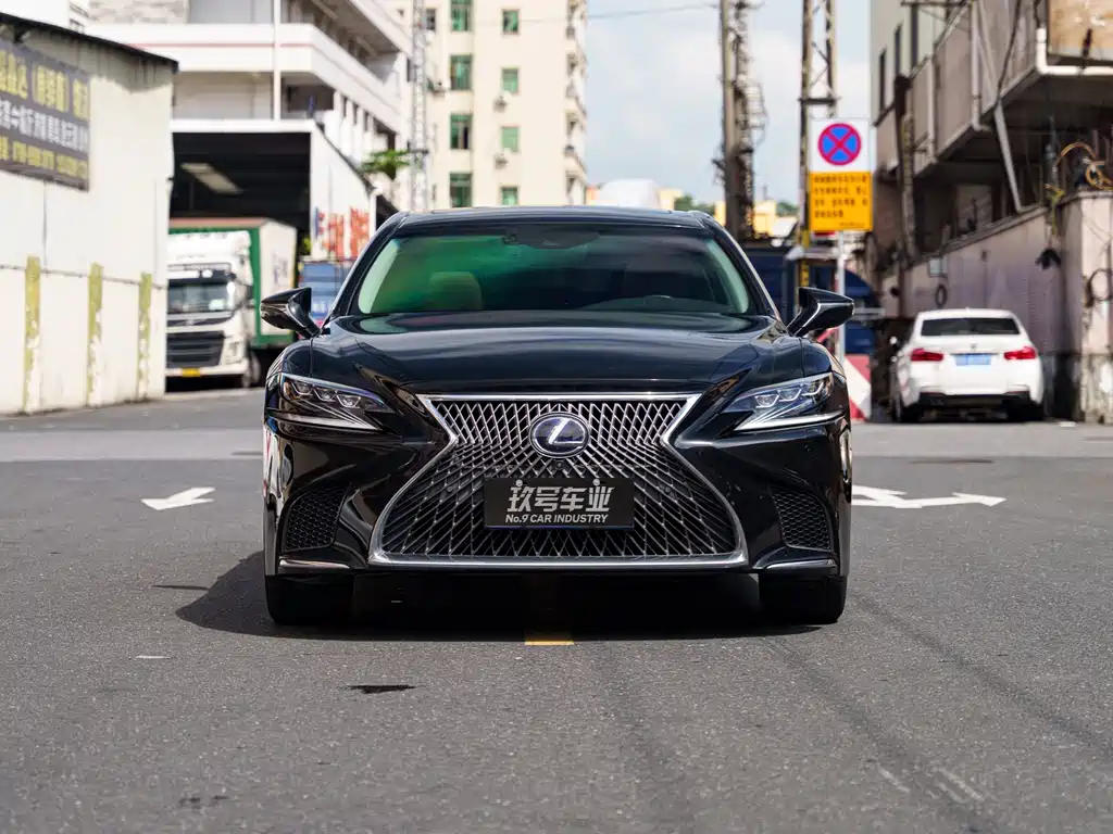 Lexus LS 2019 — фото 2