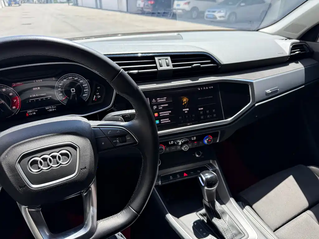 Audi Q3 2023 — фото 17