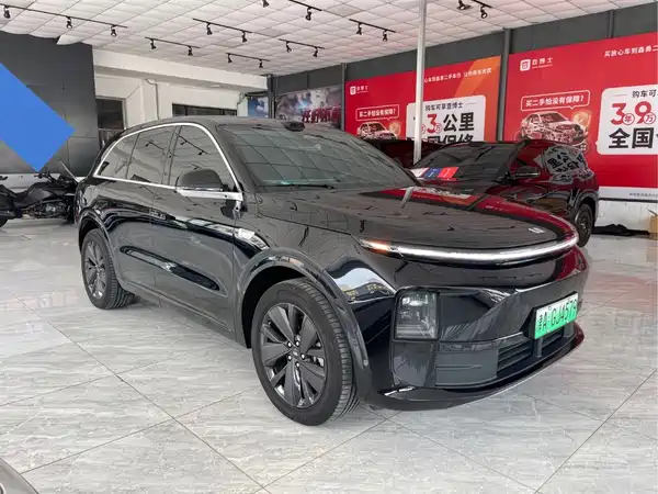 Li Auto L6 2025