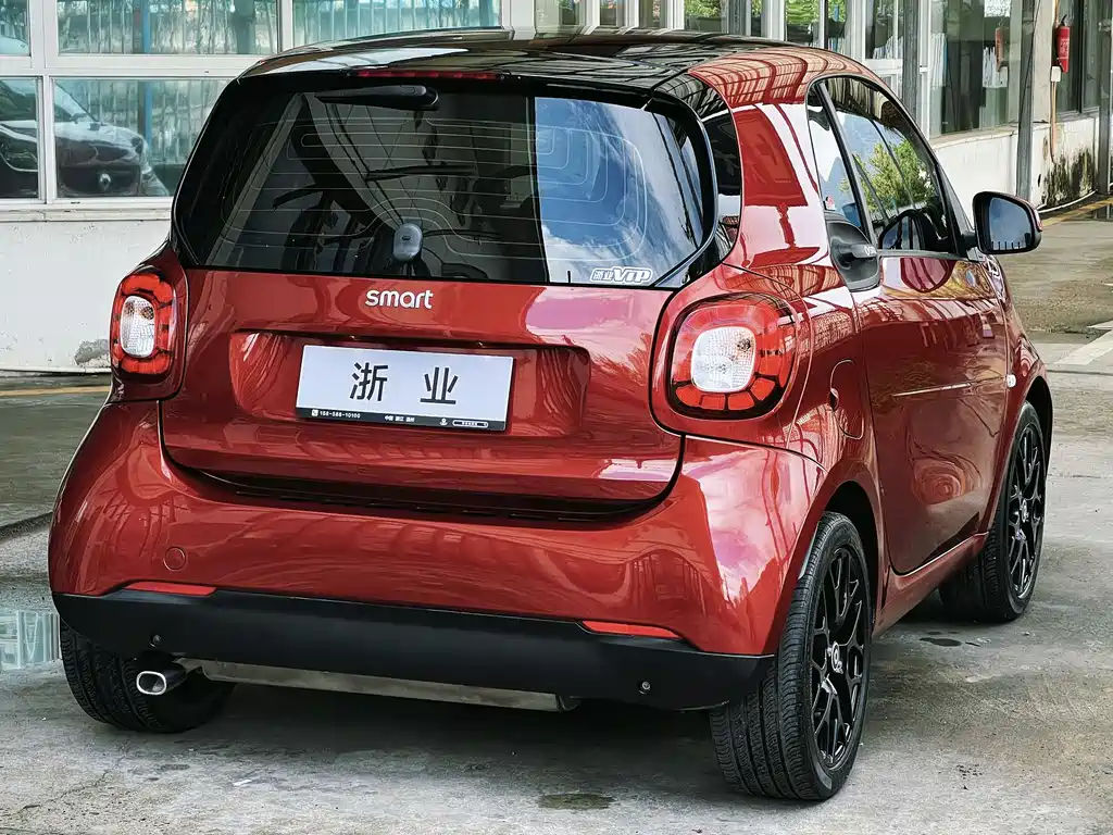 smart Fortwo 2018 — фото 13