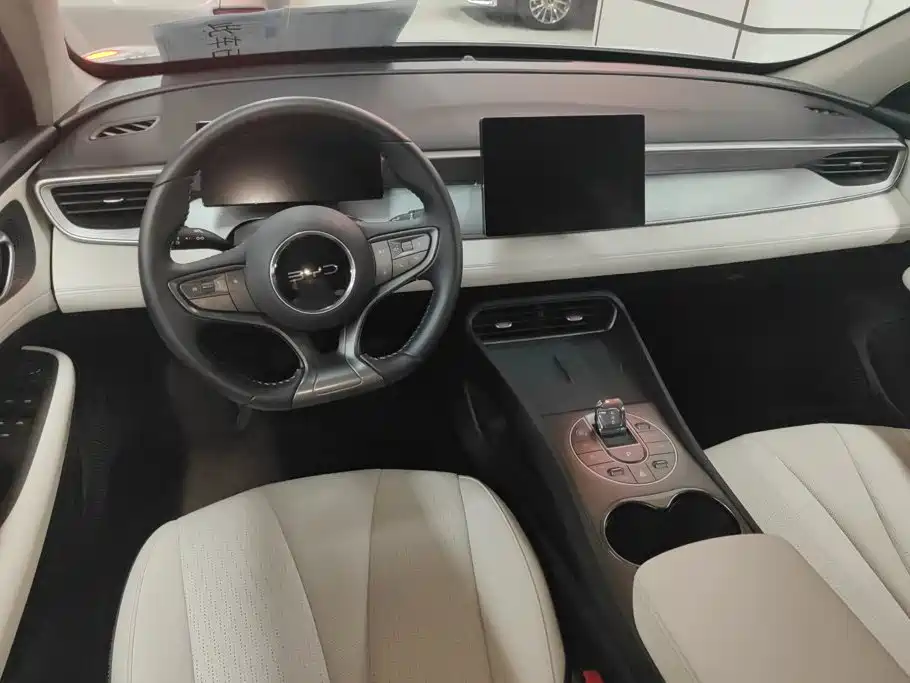 BYD Seal 05 DM-i 2025 — фото 12