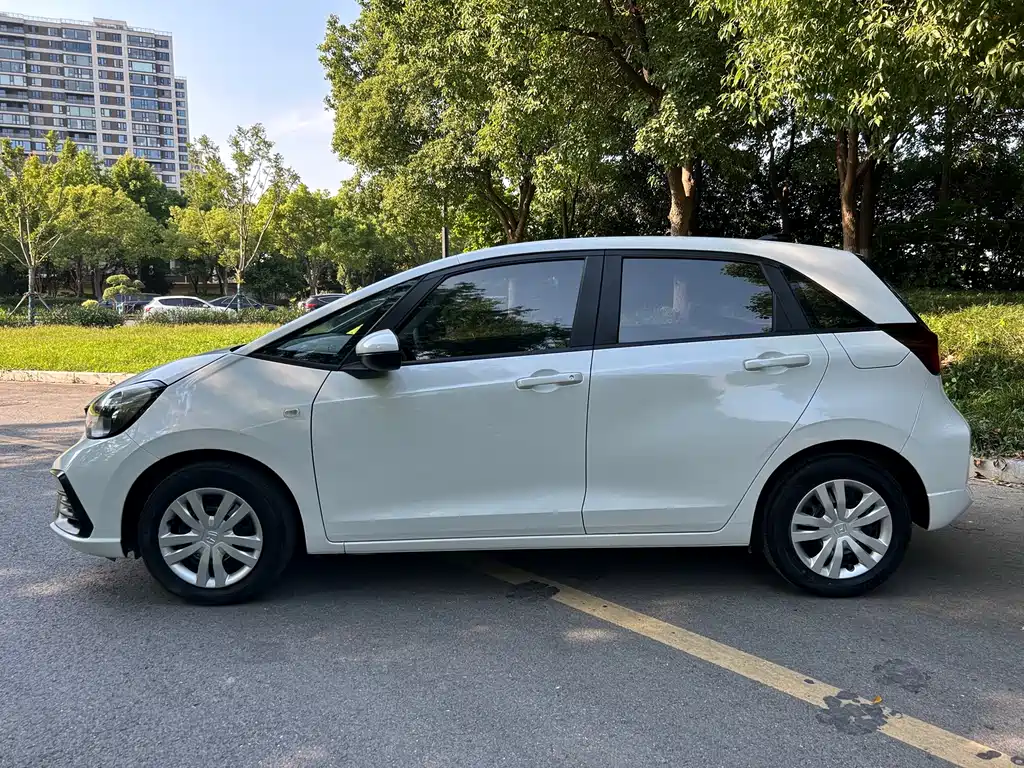 Honda Fit 2023 — фото 3