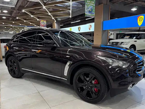 Infiniti QX70 2015