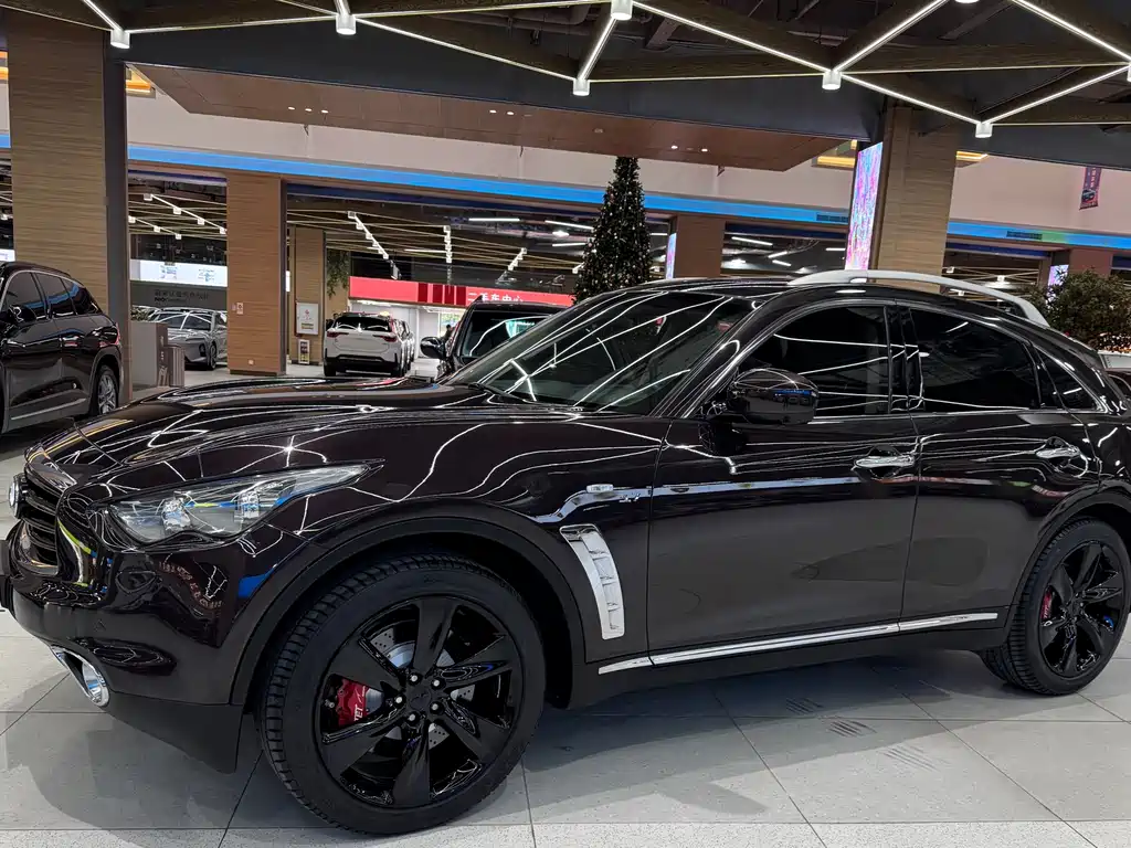 Infiniti QX70 2015 — фото 4