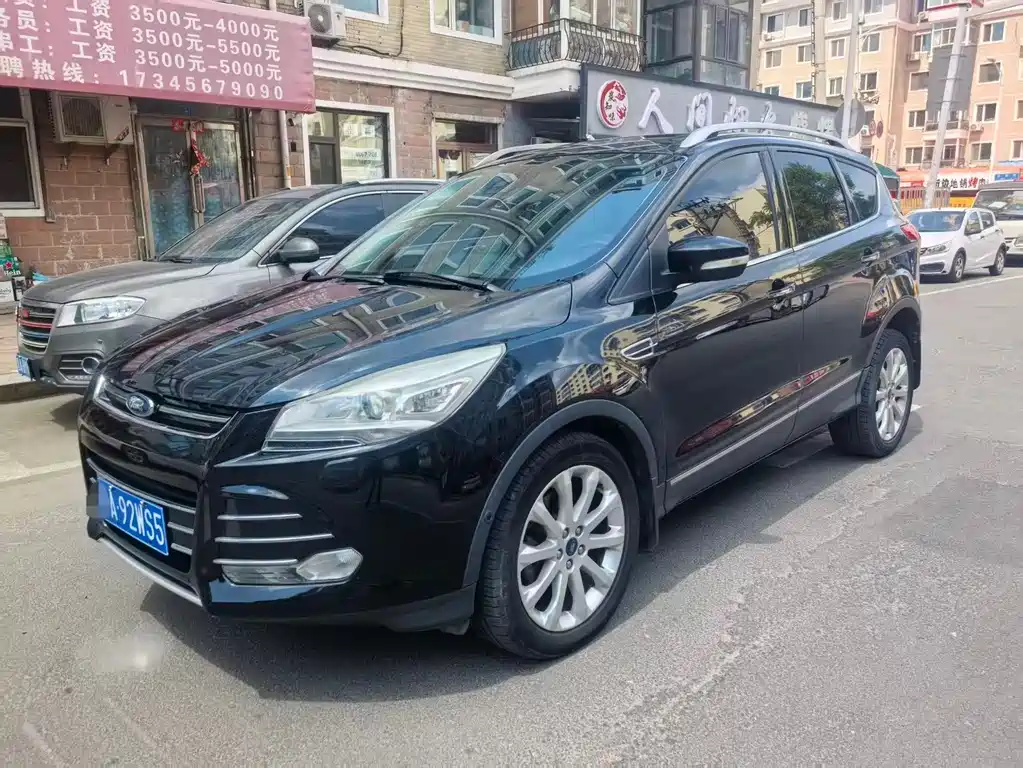 Ford Kuga 2015 — фото 1