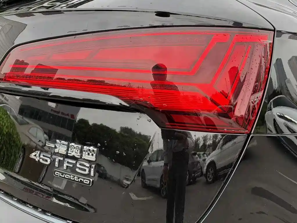 Audi Q5L 2023 — фото 15