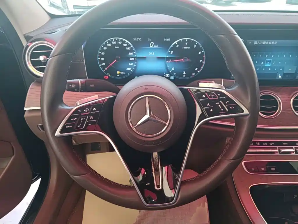 Mercedes-Benz E-Class 2021 — фото 11