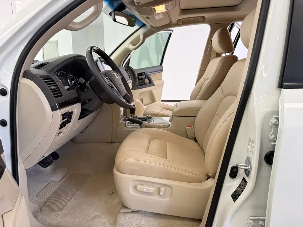 Toyota Land Cruiser 2020 — фото 4