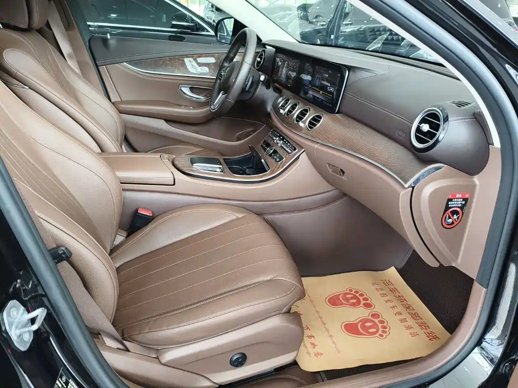 Mercedes-Benz E-Class 2019 — фото 13