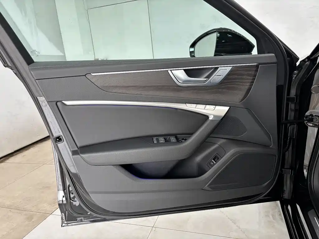 Audi A6L 2025 — фото 10