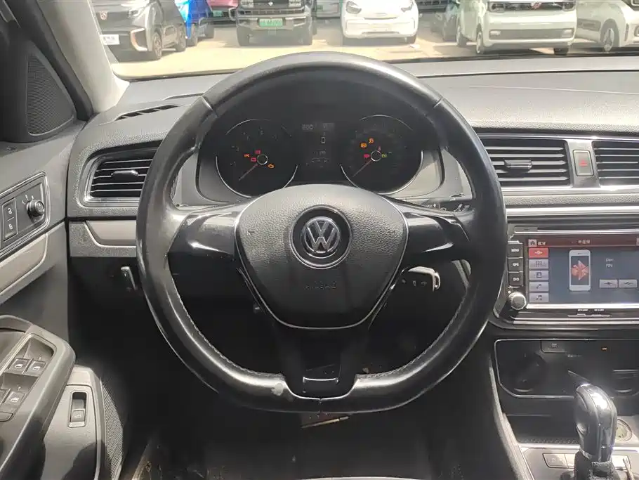 Volkswagen Lavida 2016 — фото 15