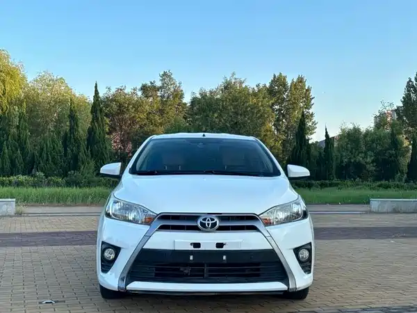 Toyota Yaris L 2014