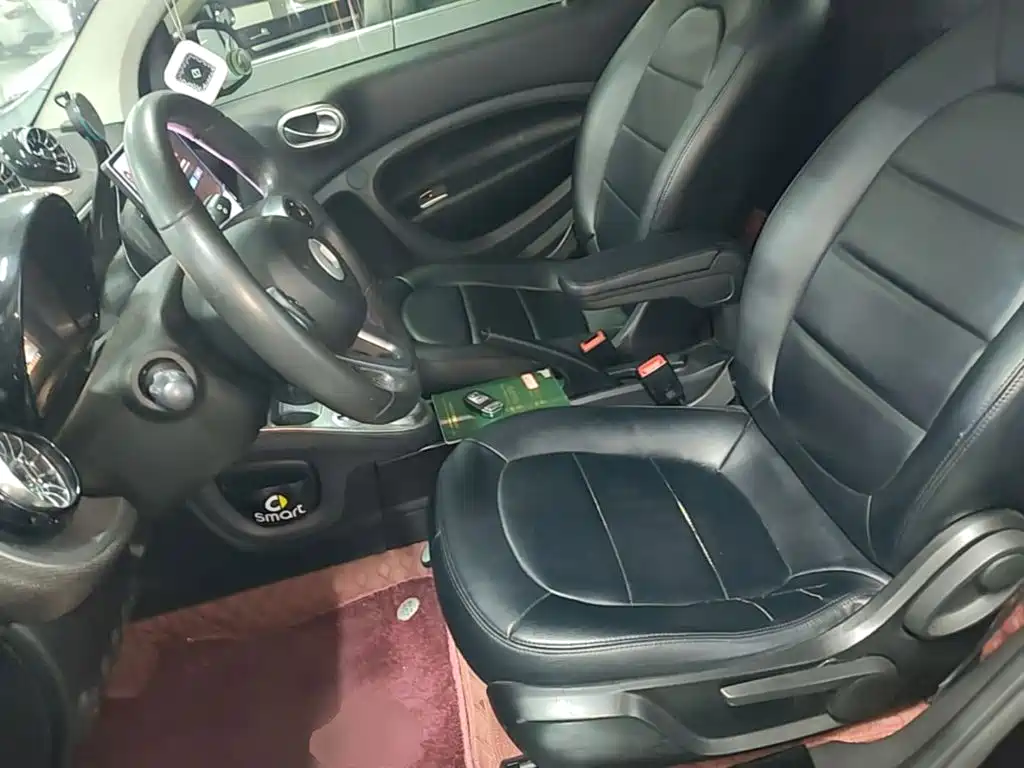 smart Fortwo 2016 — фото 12