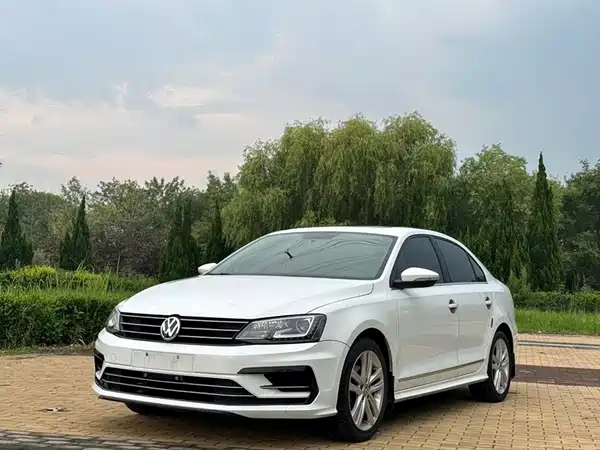 Volkswagen Sagitar 2018