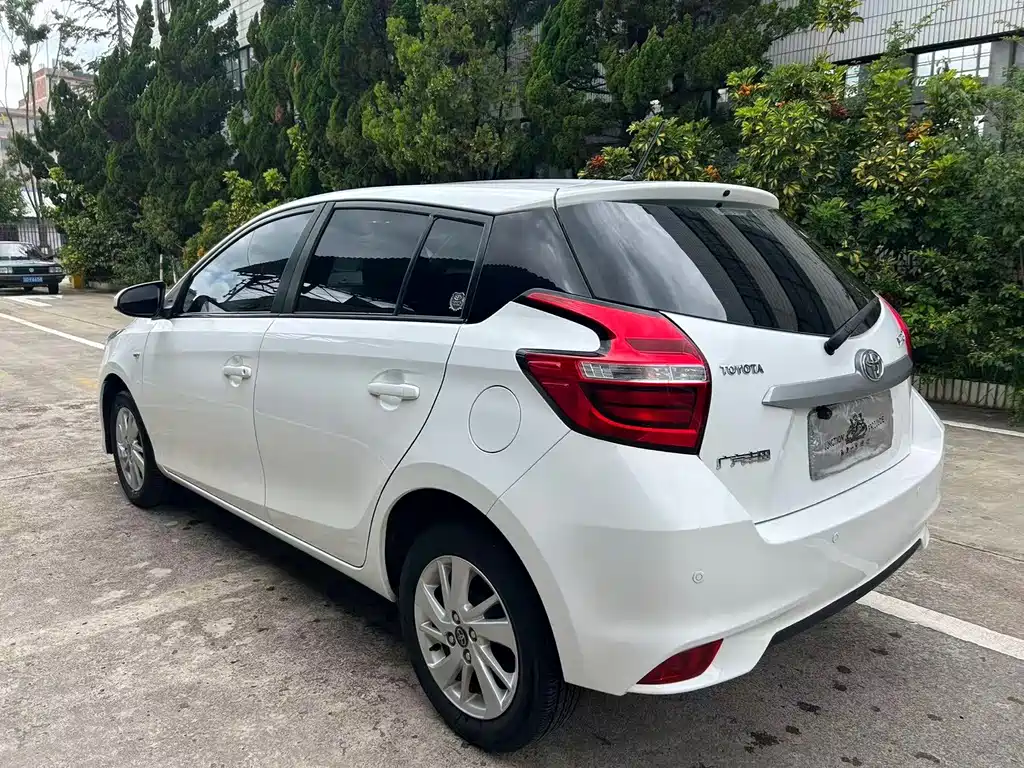 Toyota Yaris L 2018 — фото 9