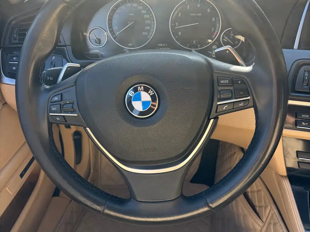 BMW 5 Series 2017 — фото 14