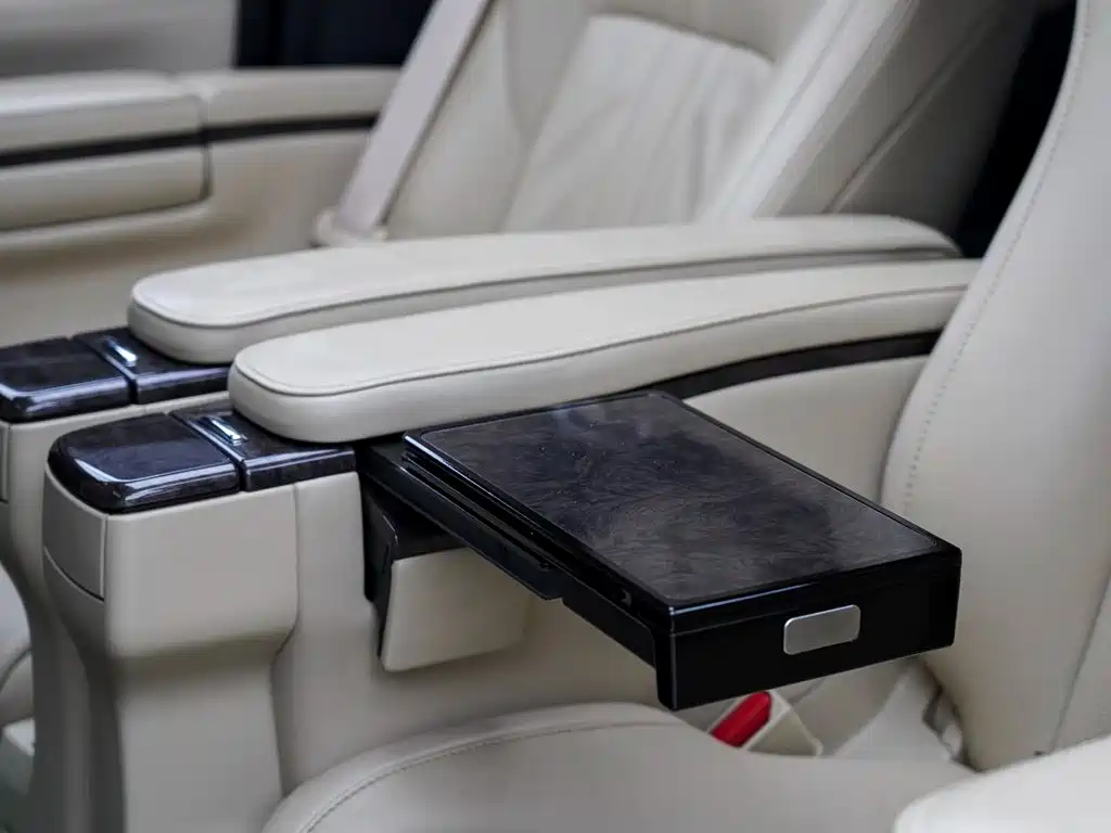 Toyota Vellfire 2021 — фото 14