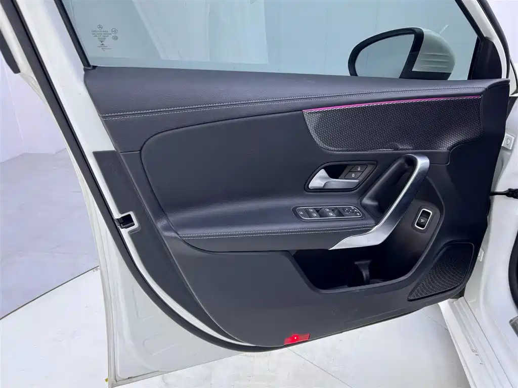 Mercedes-Benz A-Class 2022 — фото 15