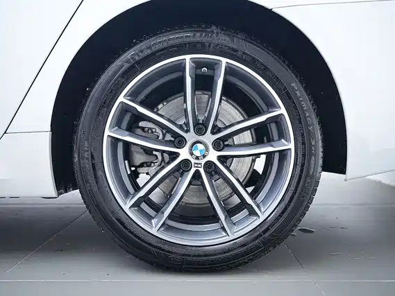 BMW 5 Series 2021 — фото 9