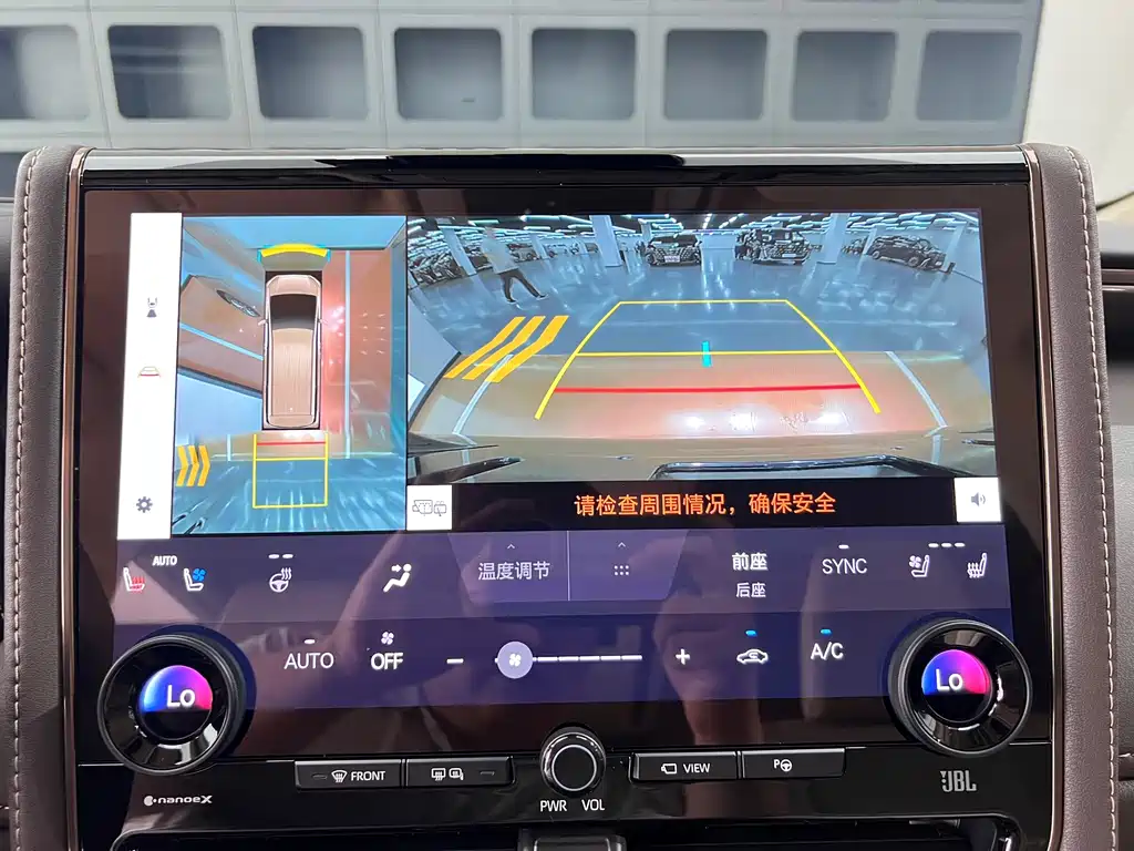 Toyota Alphard 2025 — фото 26