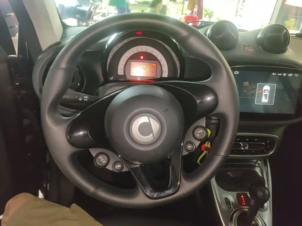 smart Fortwo 2018 — фото 11