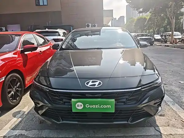 Hyundai Elantra 2025
