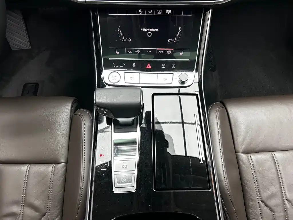 Audi A8 2019 — фото 18