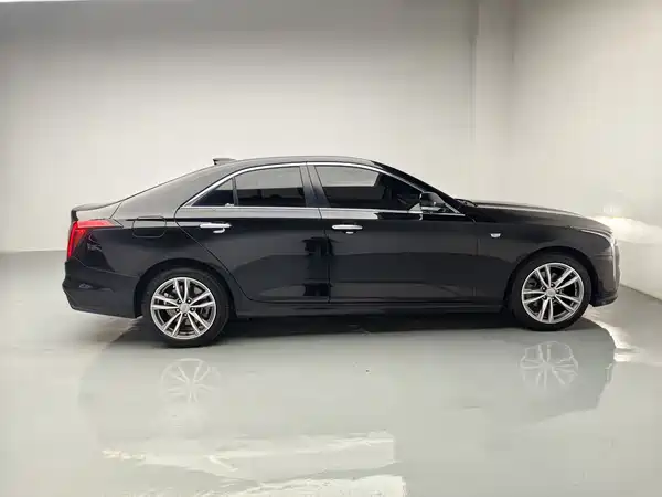 Cadillac CT4 2021