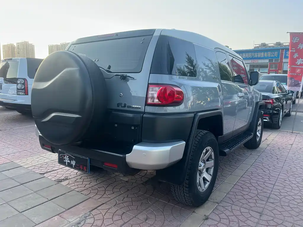 Toyota FJ Cruiser 2019 — фото 5