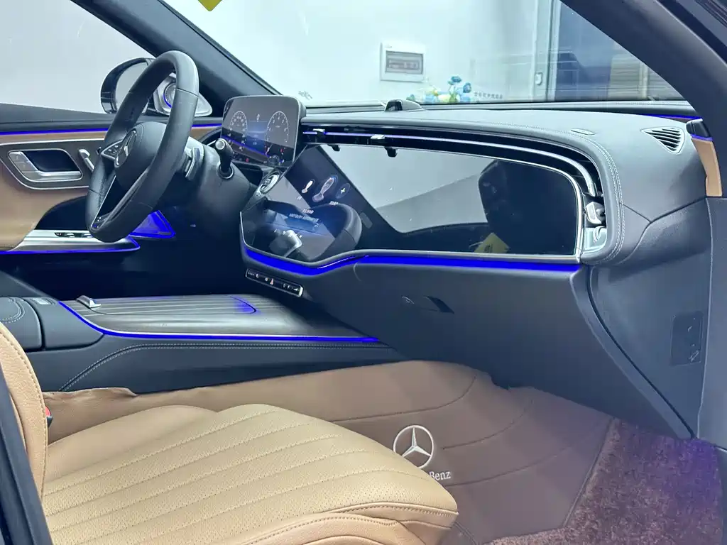 Mercedes-Benz E-Class 2025 — фото 17
