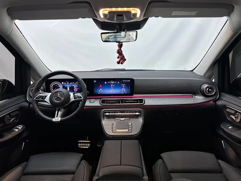 Mercedes-Benz V-Class 2025 — фото 18