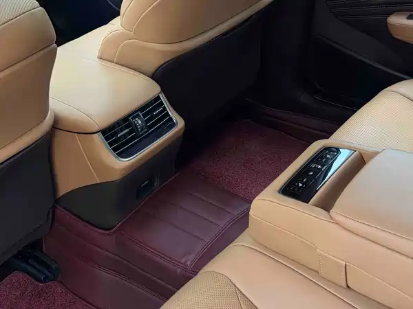 Lexus LS 2020