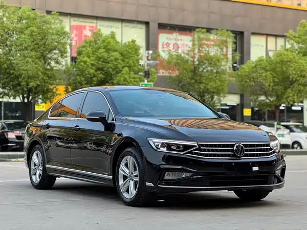 Volkswagen Magotan 2025