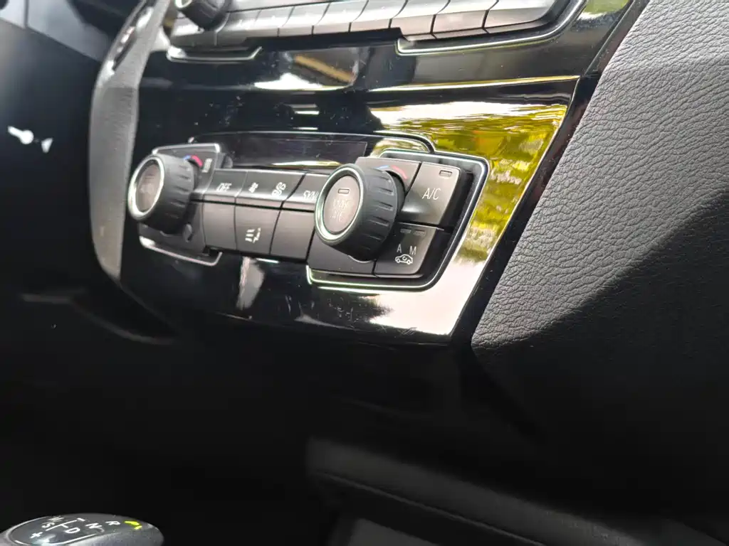BMW X1 2018 — фото 12