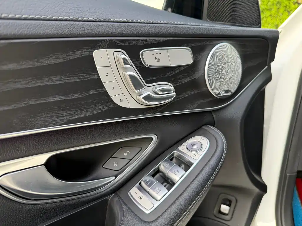 Mercedes-Benz C-Class 2021
