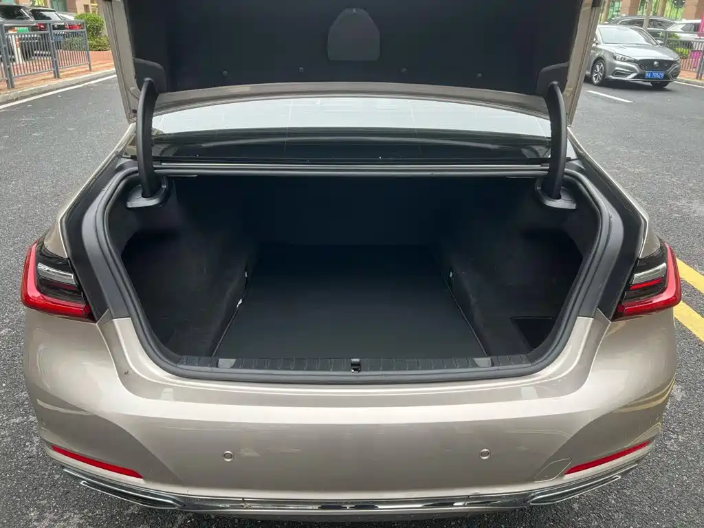 BMW 7 Series 2021 — фото 19