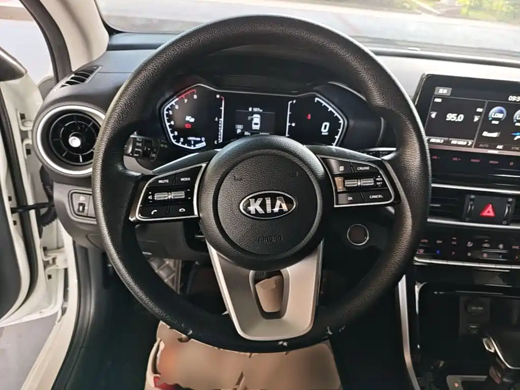 Kia K3 2021 — фото 11