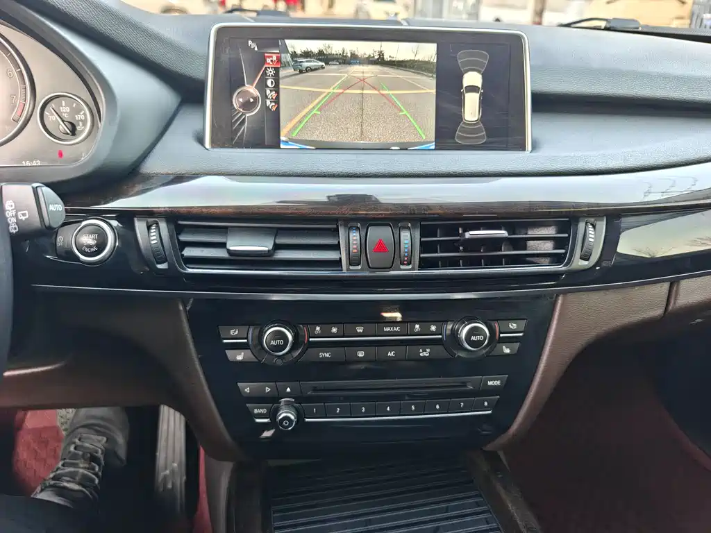 BMW X5 2016 — фото 12