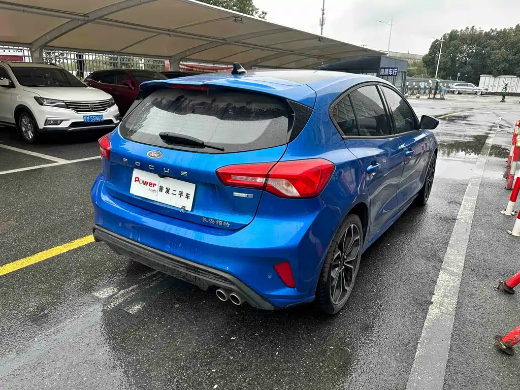 Ford Focus 2021 — фото 14