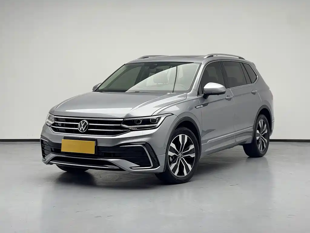 Volkswagen Tiguan L 2023 — фото 1